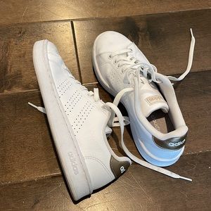 Adidas cloudfoam comfort tennis shoe